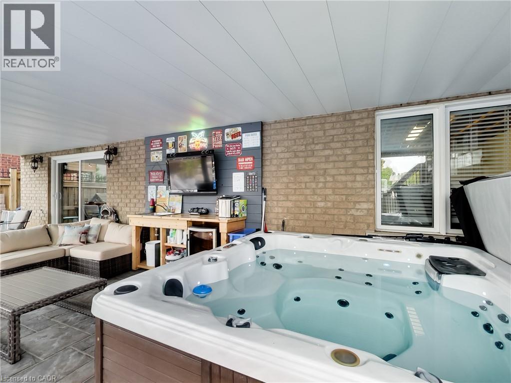 4007 Bush Crescent — photo 47