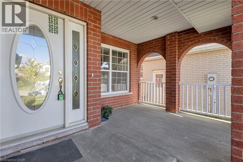723 CHESAPEAKE Drive, Waterloo — photo 5