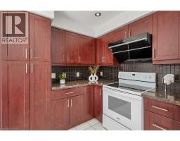 723 Chesapeake Drive, Waterloo, ON N2K4G4 Photo 16