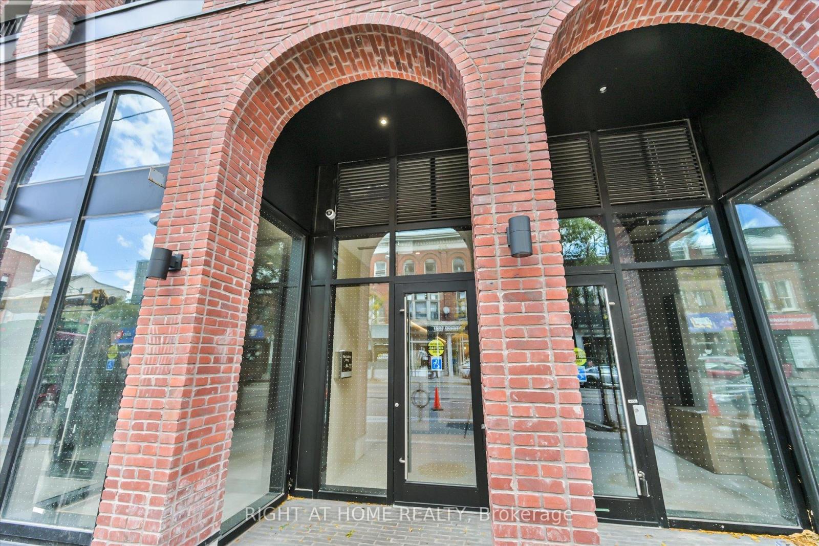 #404 761 QUEEN STREET E - 3