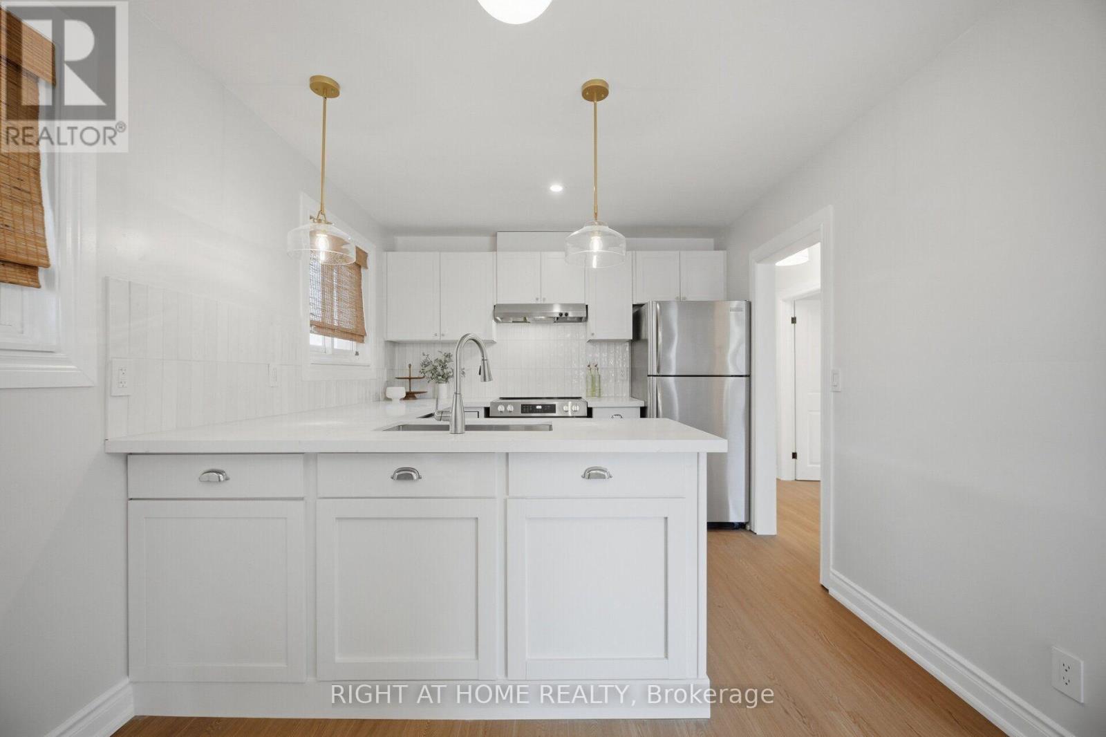 643 Perry Crescent — photo 15