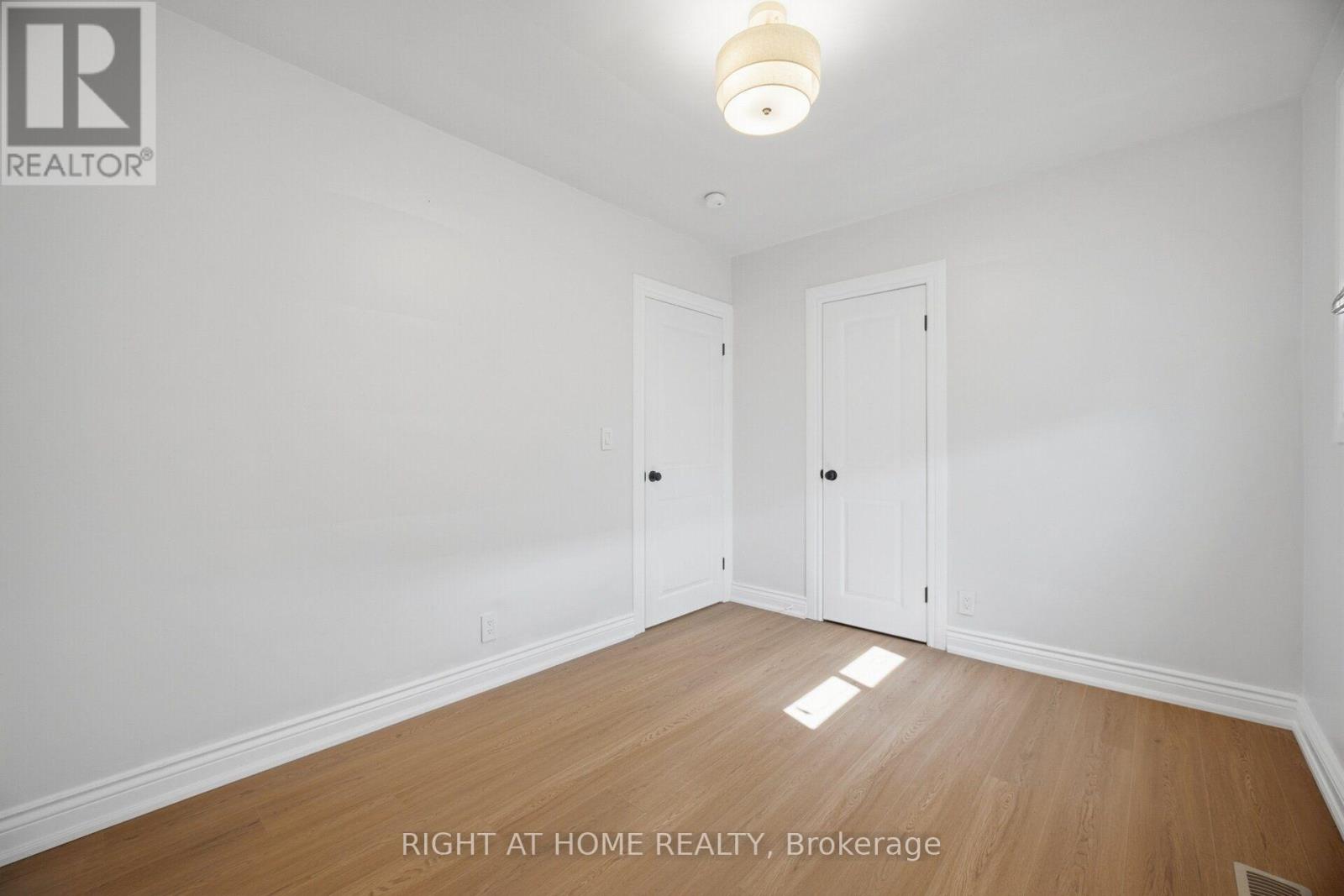 643 Perry Crescent — photo 27