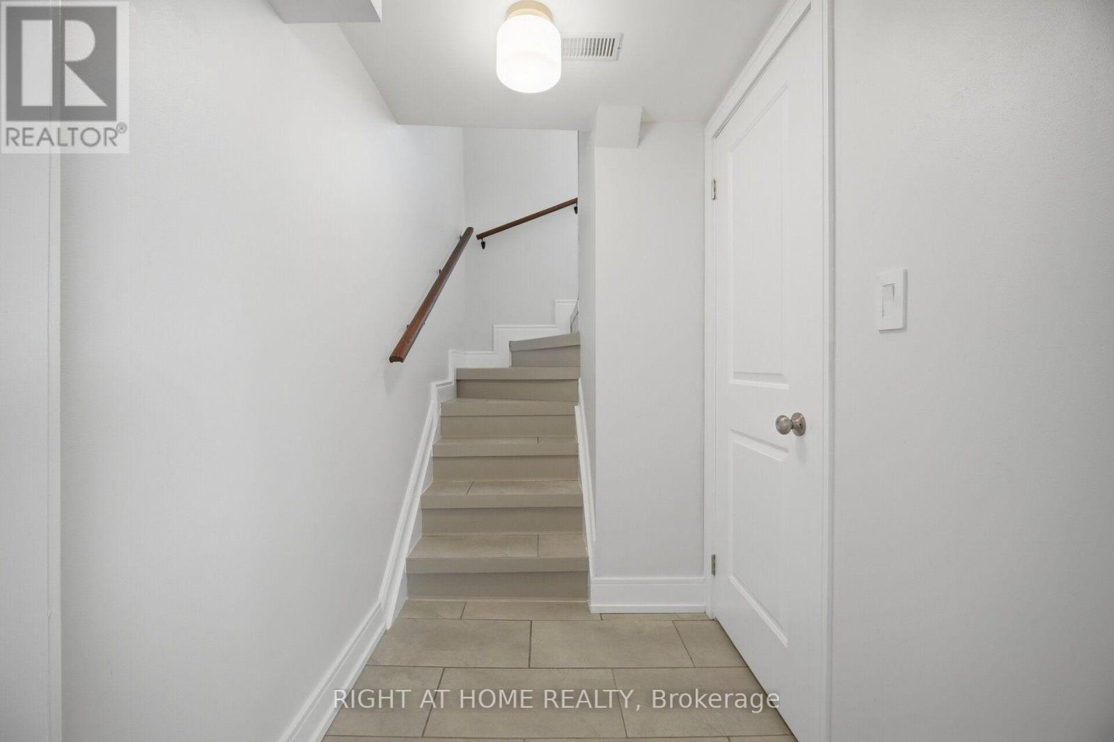 643 Perry Crescent — photo 29