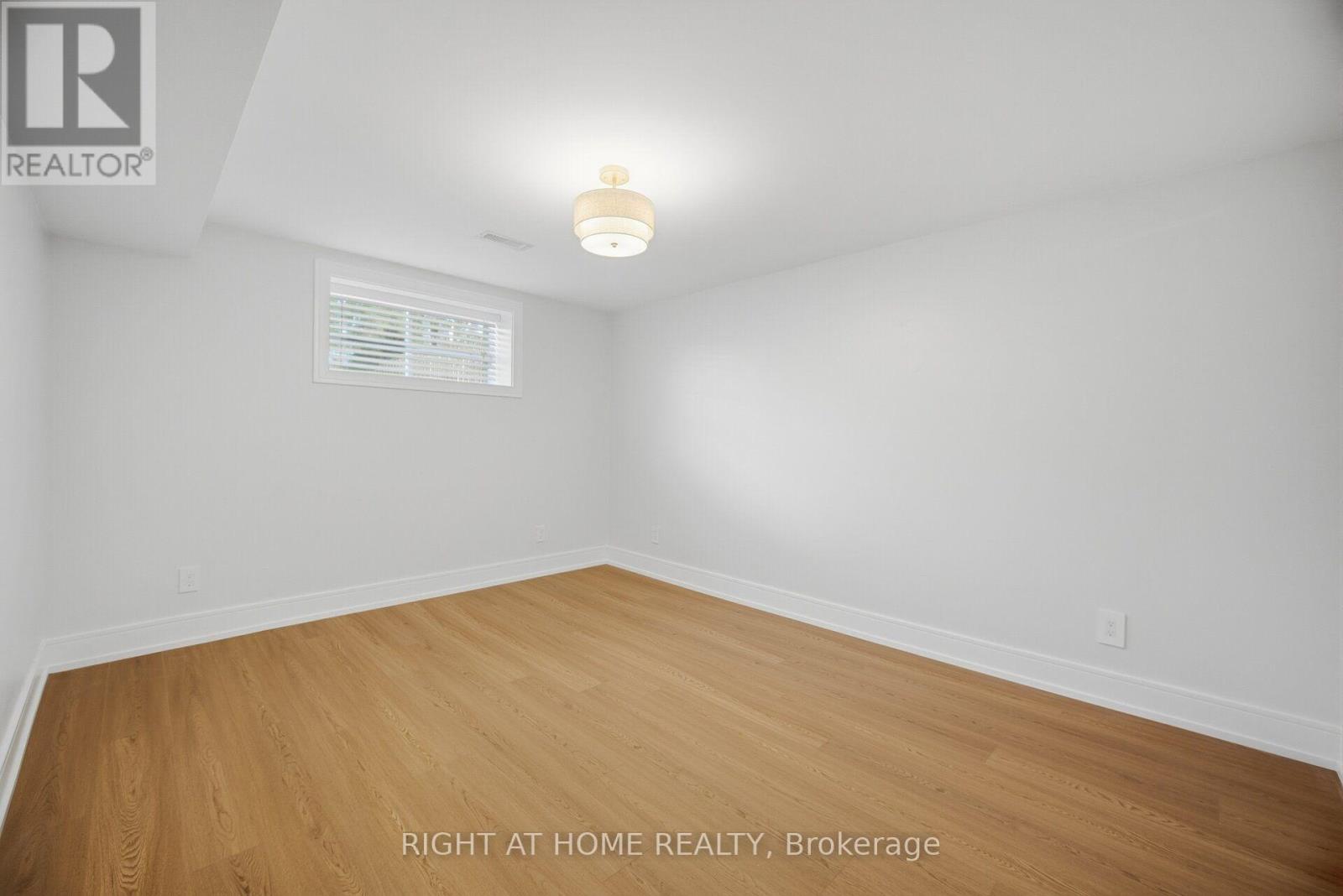 643 Perry Crescent — photo 39