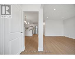 Living room - 643 Perry Crescent, Oshawa, ON L1J2E4 Photo 8