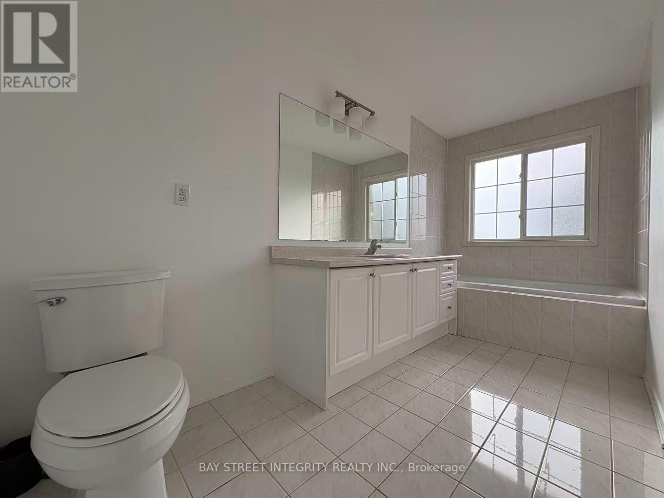 38 DELATTAYE AVENUE, Aurora — photo 9