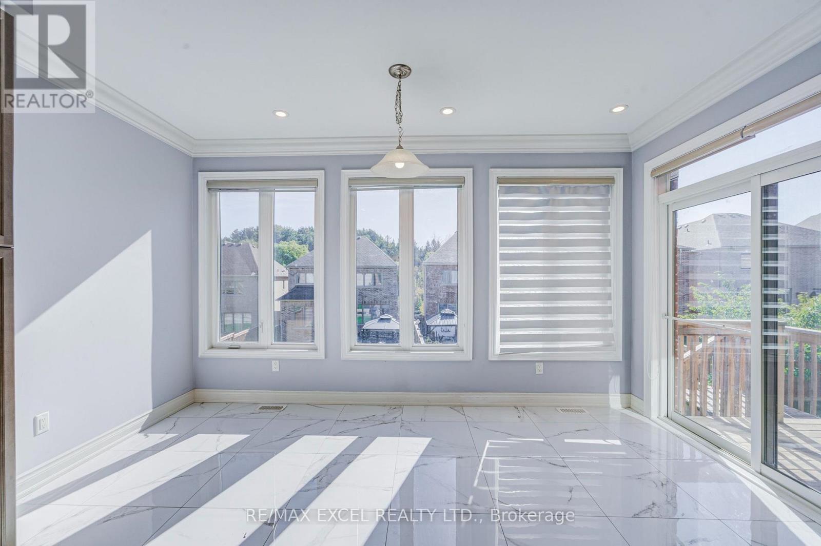 132 MEADOW VISTA CRESCENT - 12
