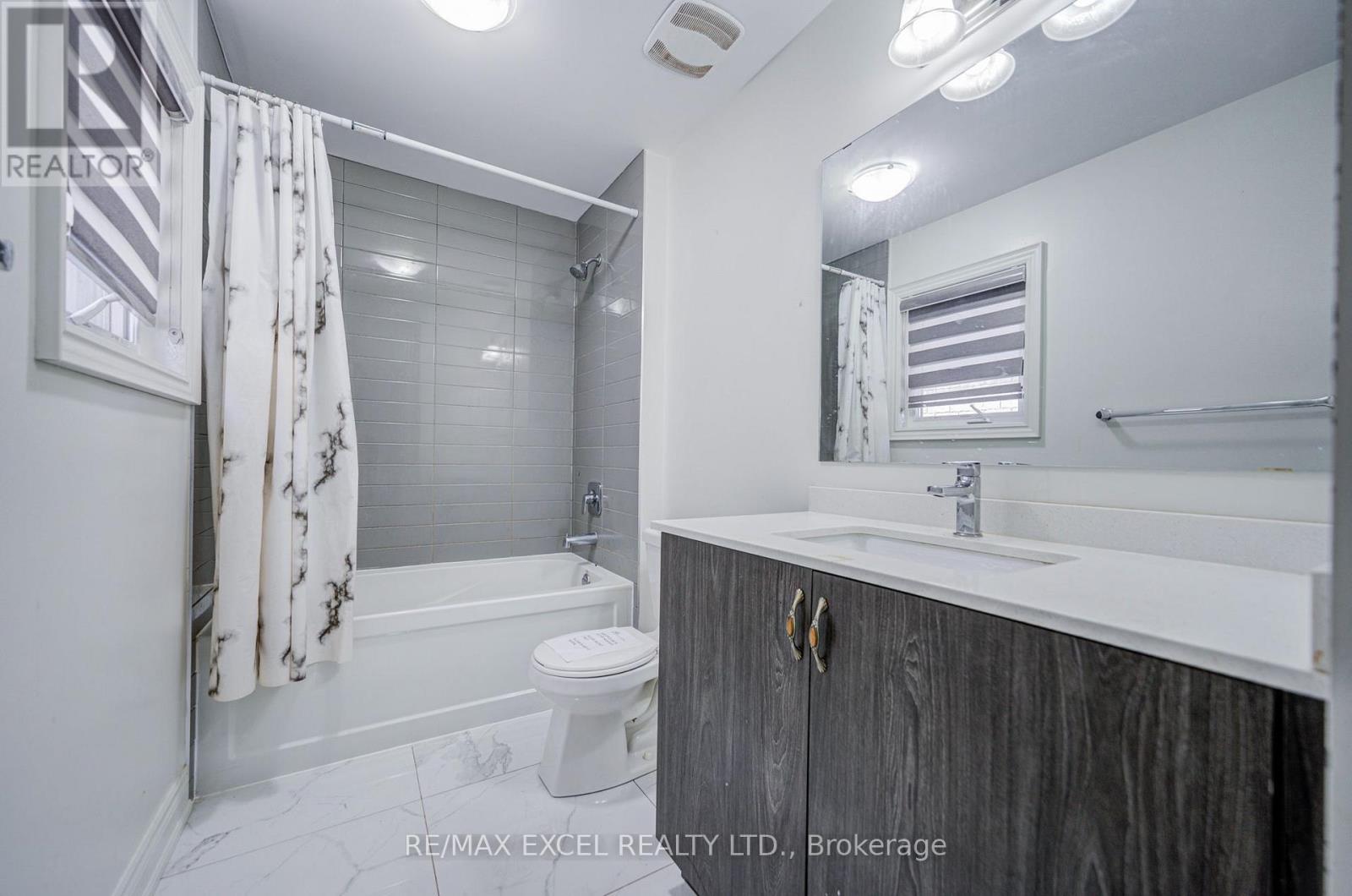 132 MEADOW VISTA CRESCENT - 30