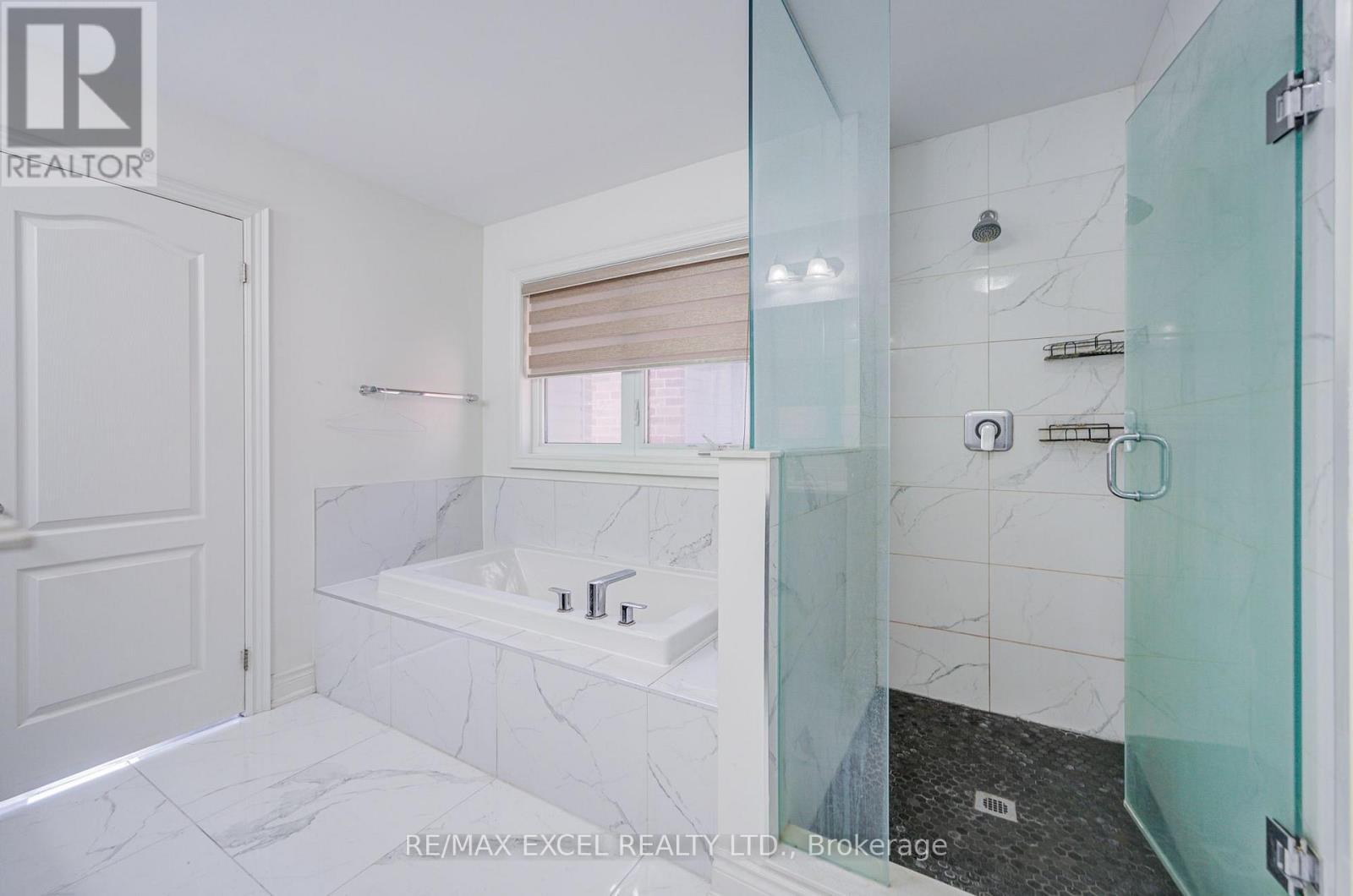 132 Meadow Vista Crescent — photo 35