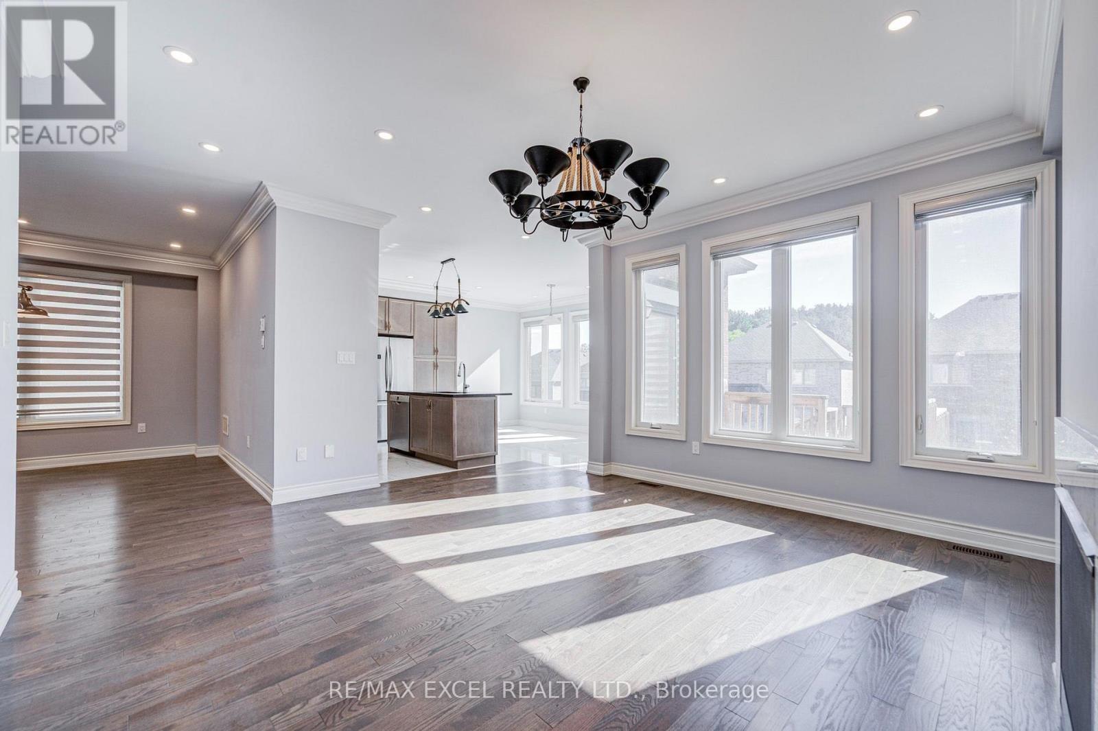 132 MEADOW VISTA CRESCENT - 8