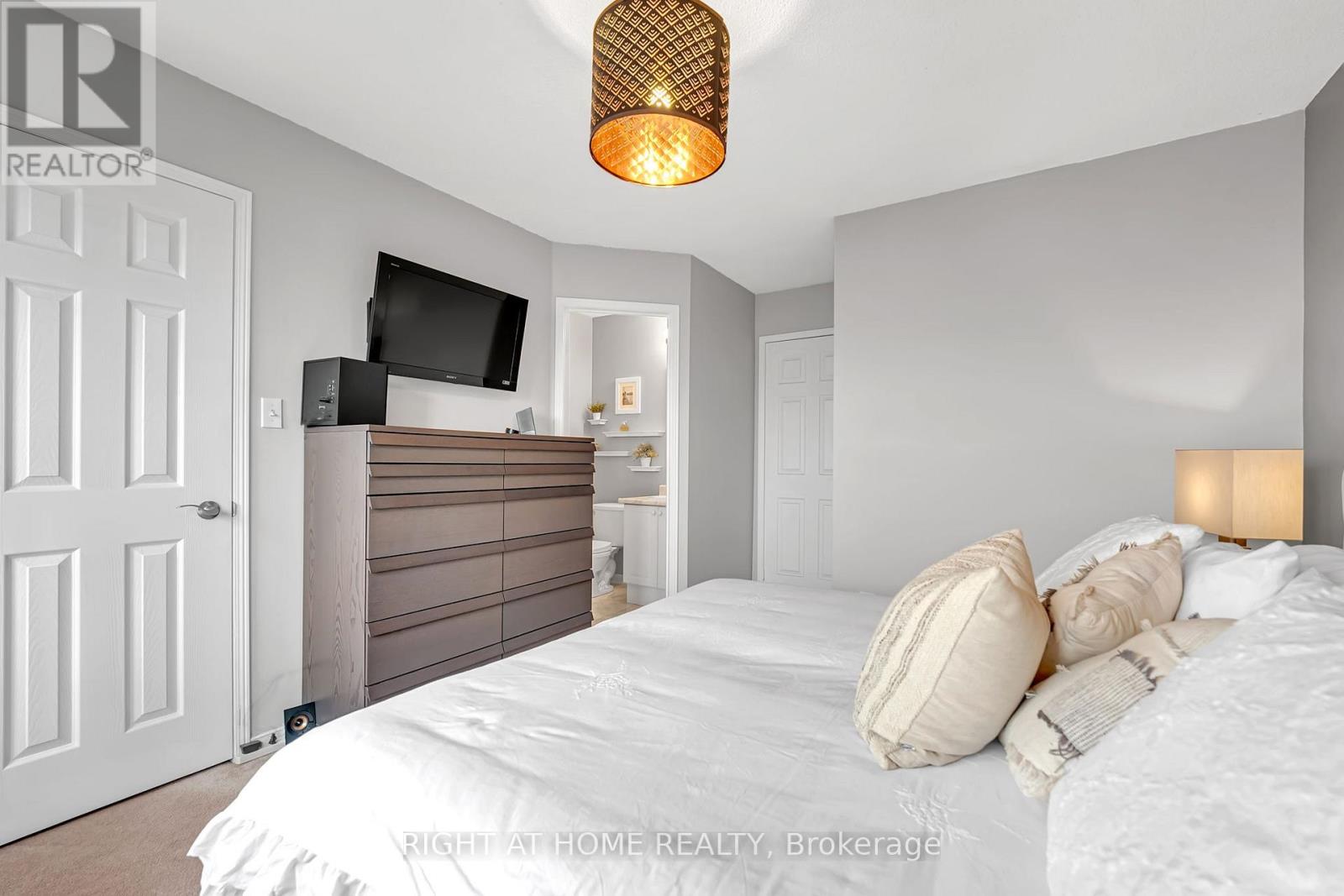 3370 REDPATH CIRCLE - 26