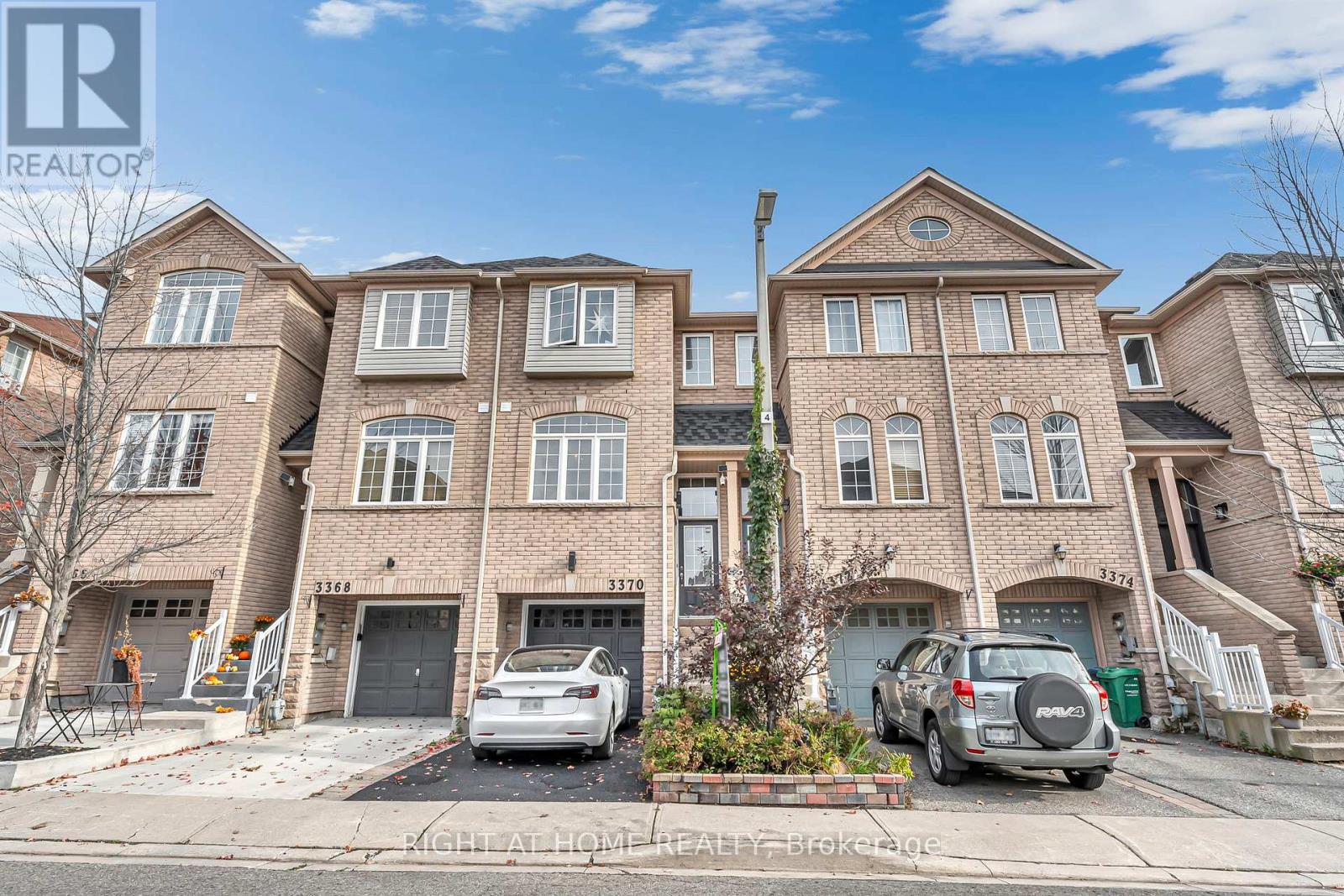 3370 REDPATH CIRCLE - 3