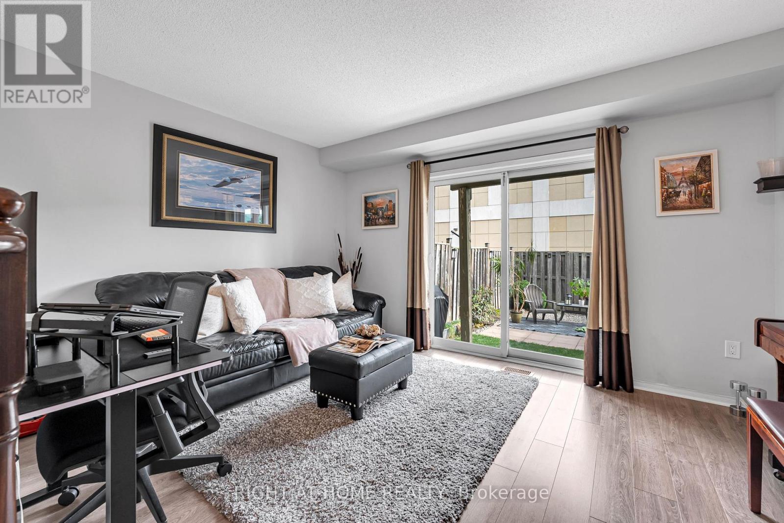 3370 Redpath Circle — photo 32