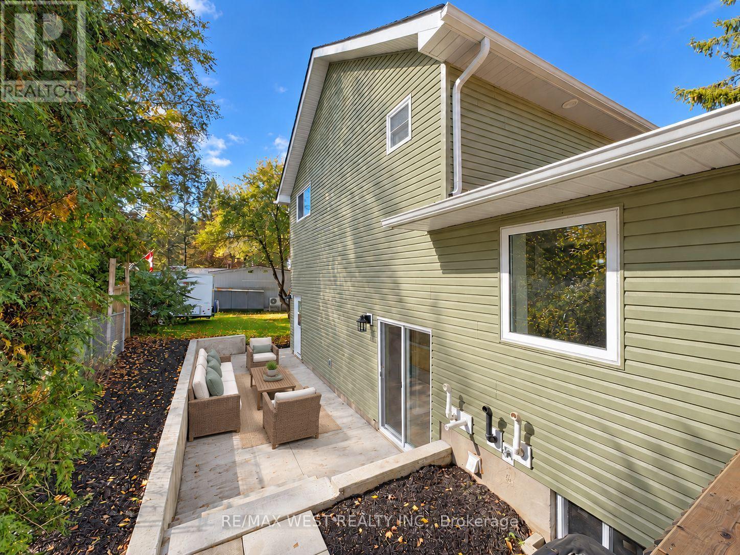 101 Lorne Street — photo 24