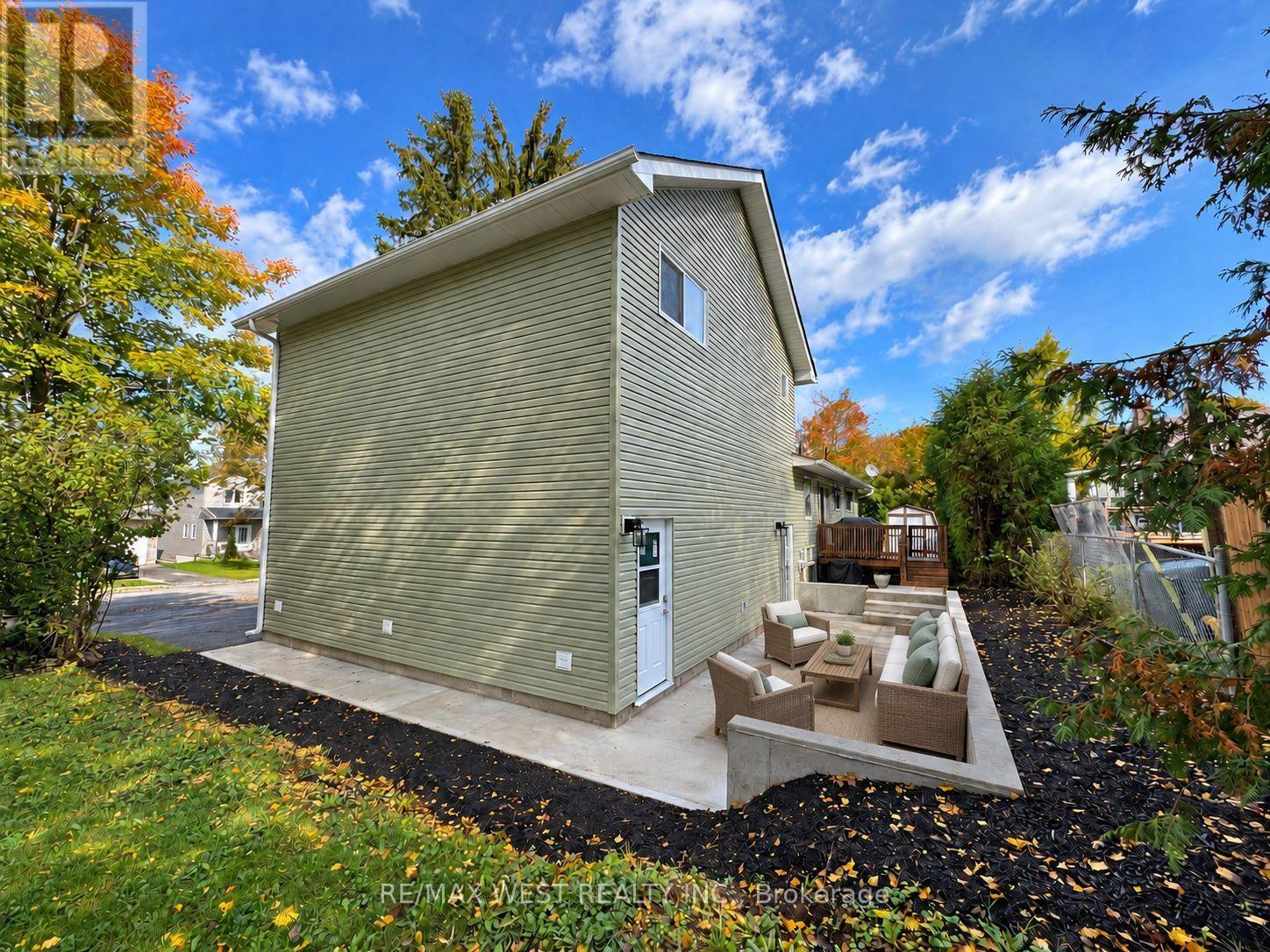 101 Lorne Street — photo 26