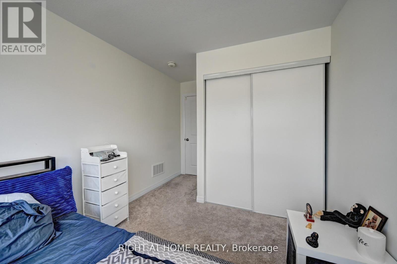 15 Blacklock Street — photo 32