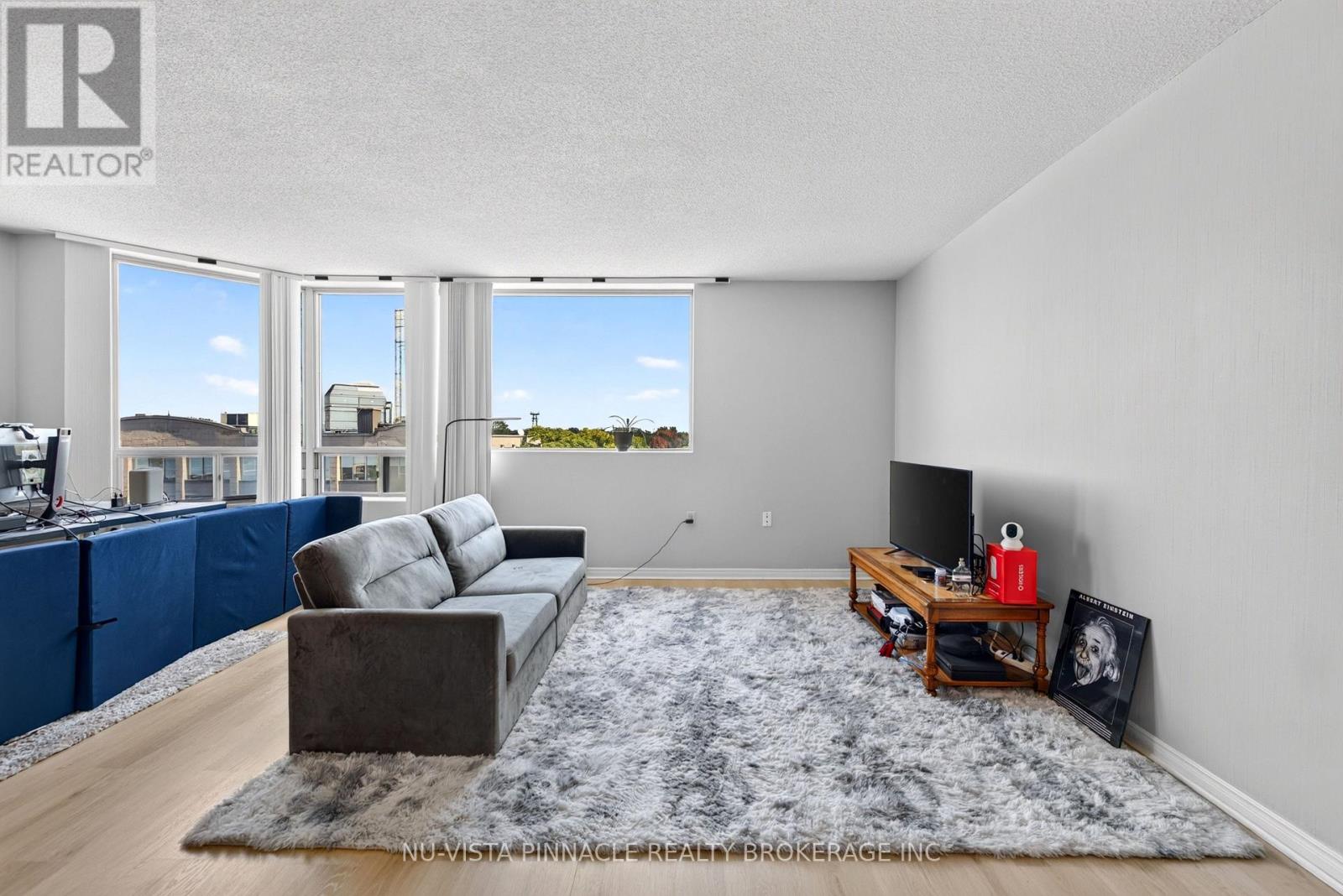 #708 695 RICHMOND STREET S - 22