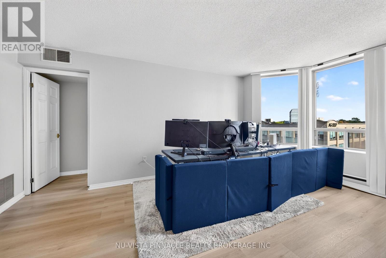 #708 695 RICHMOND STREET S - 25