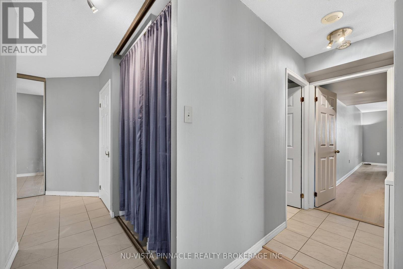 #708 695 RICHMOND STREET S - 9