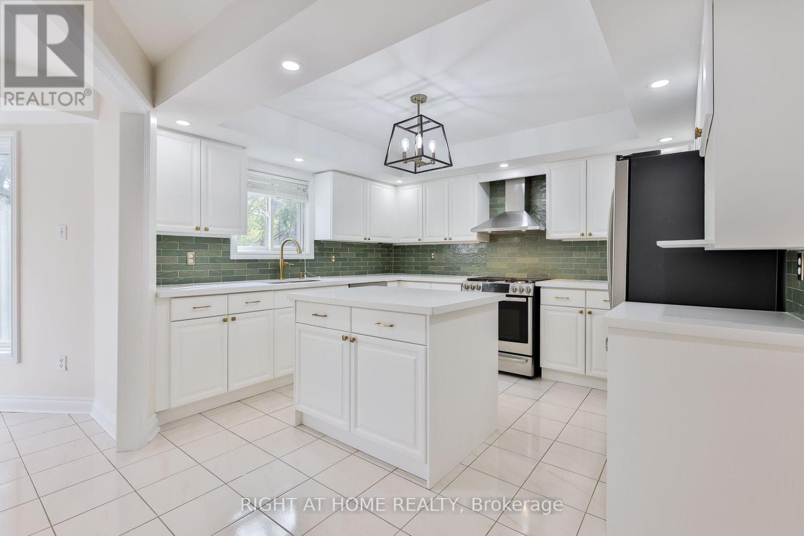 560 CHAGALL COURT, Mississauga (Hurontario) — photo 11