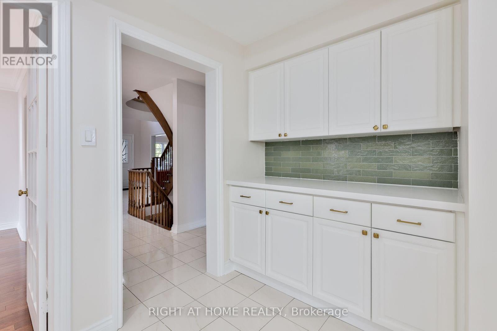 560 CHAGALL COURT - 16