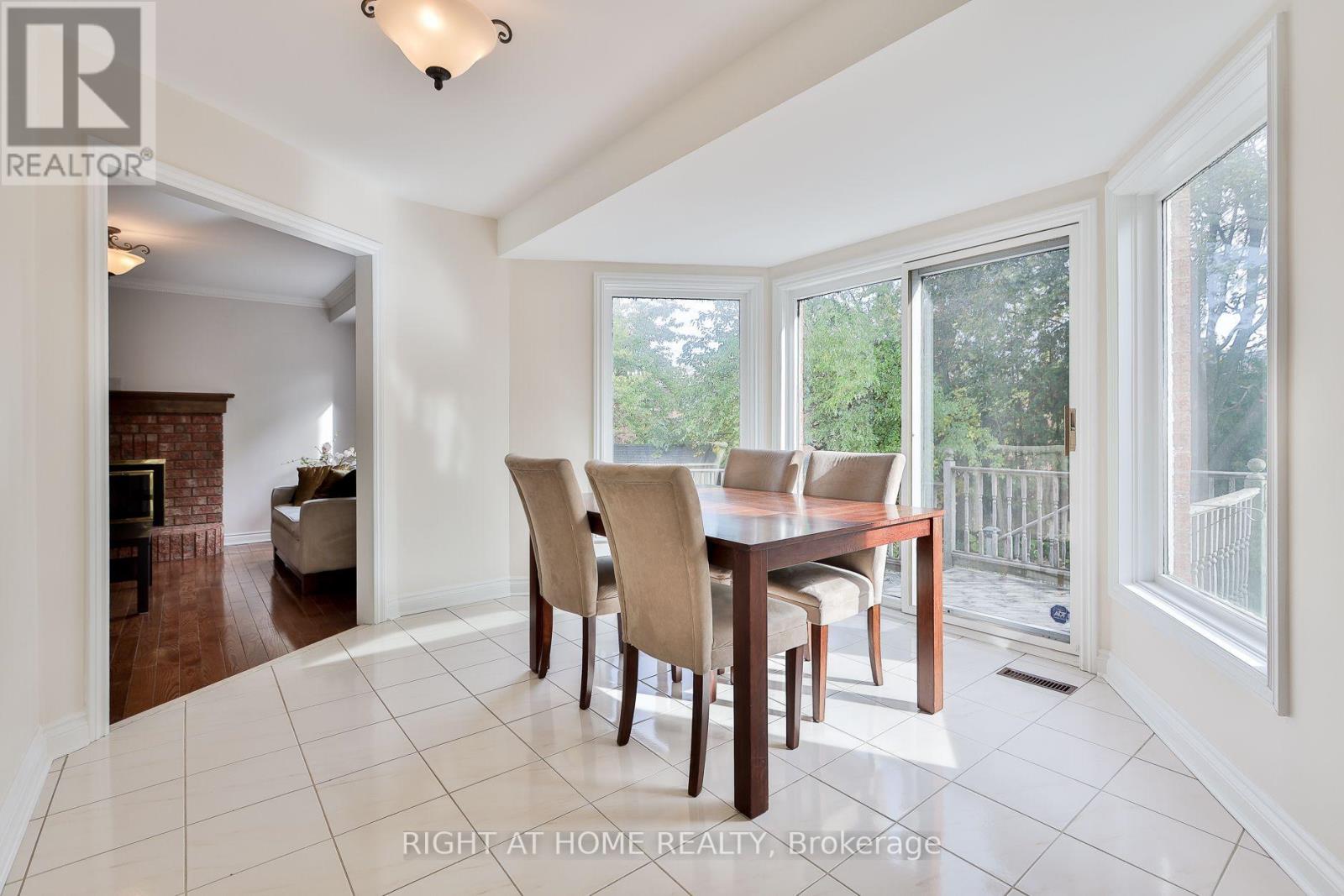560 CHAGALL COURT - 17