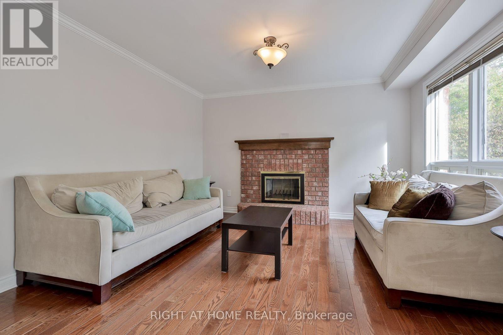 560 CHAGALL COURT - 19