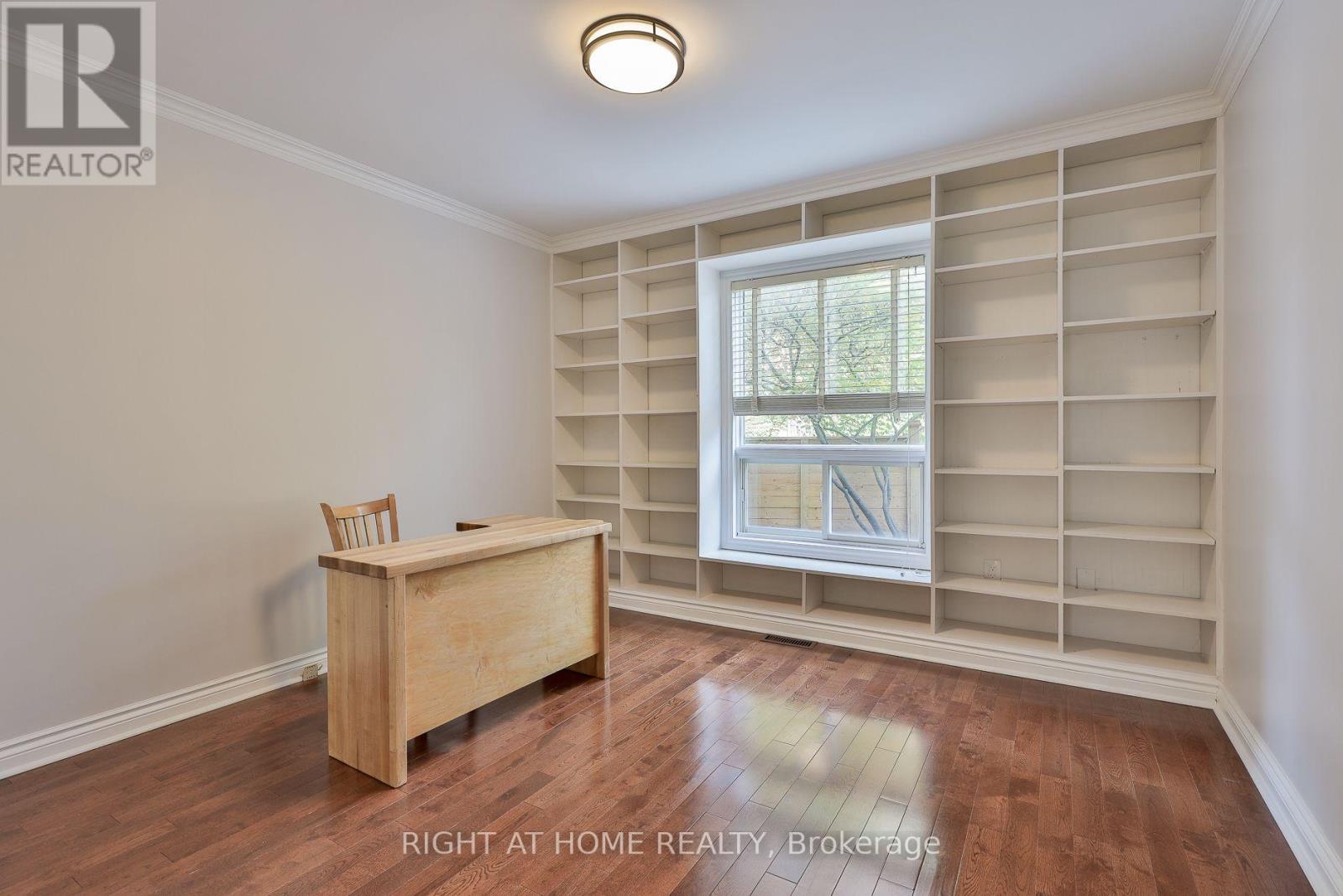 560 CHAGALL COURT - 22