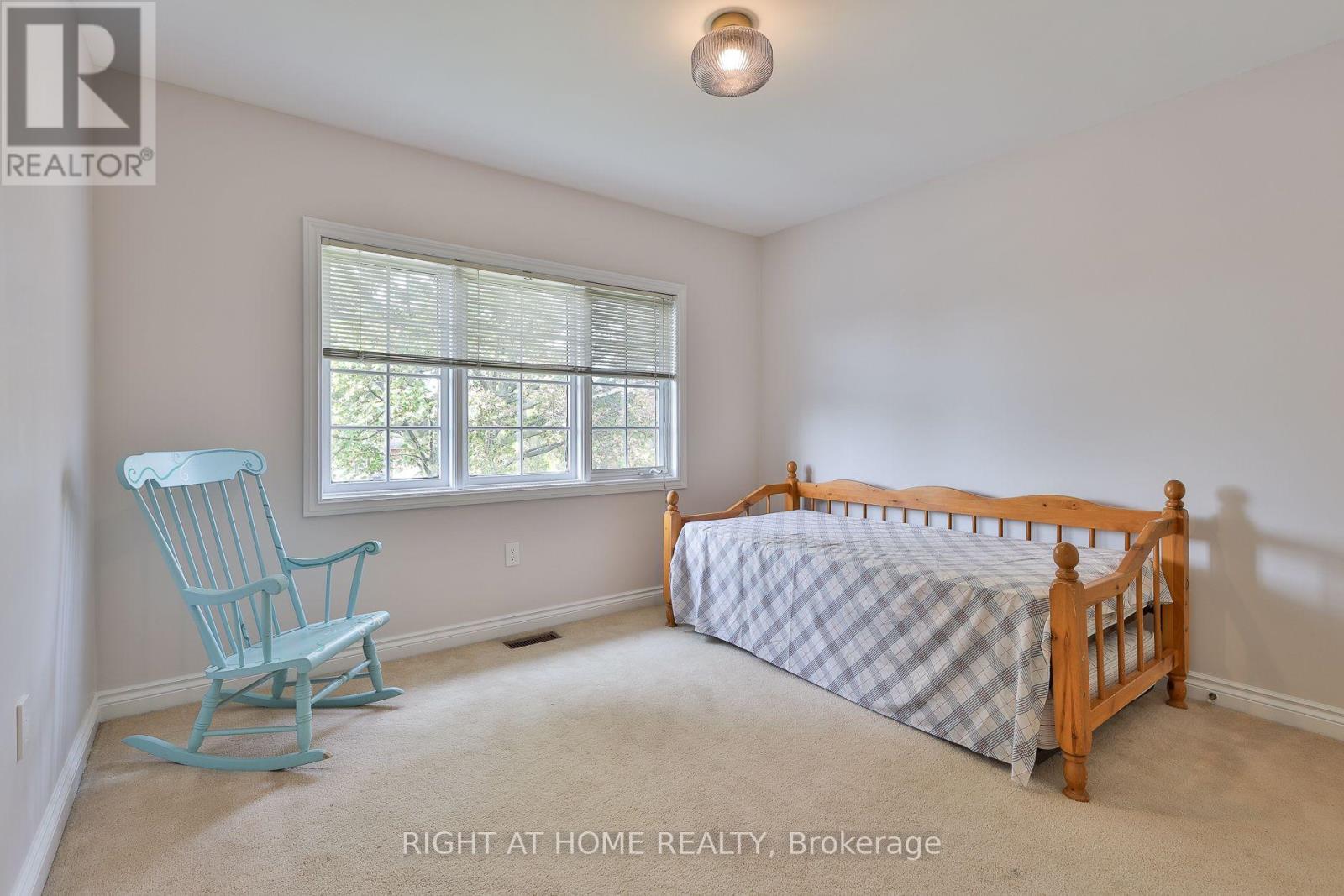 560 CHAGALL COURT - 33