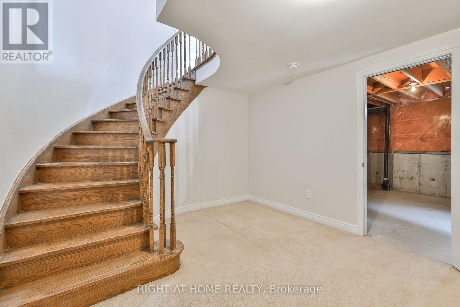 560 CHAGALL COURT - 35