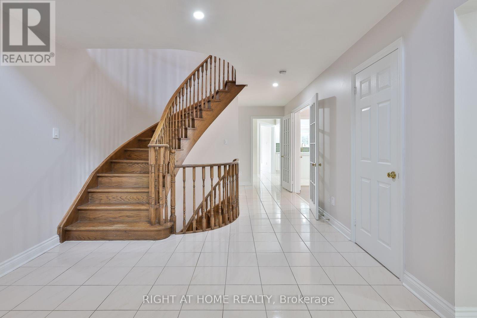 560 CHAGALL COURT - 5