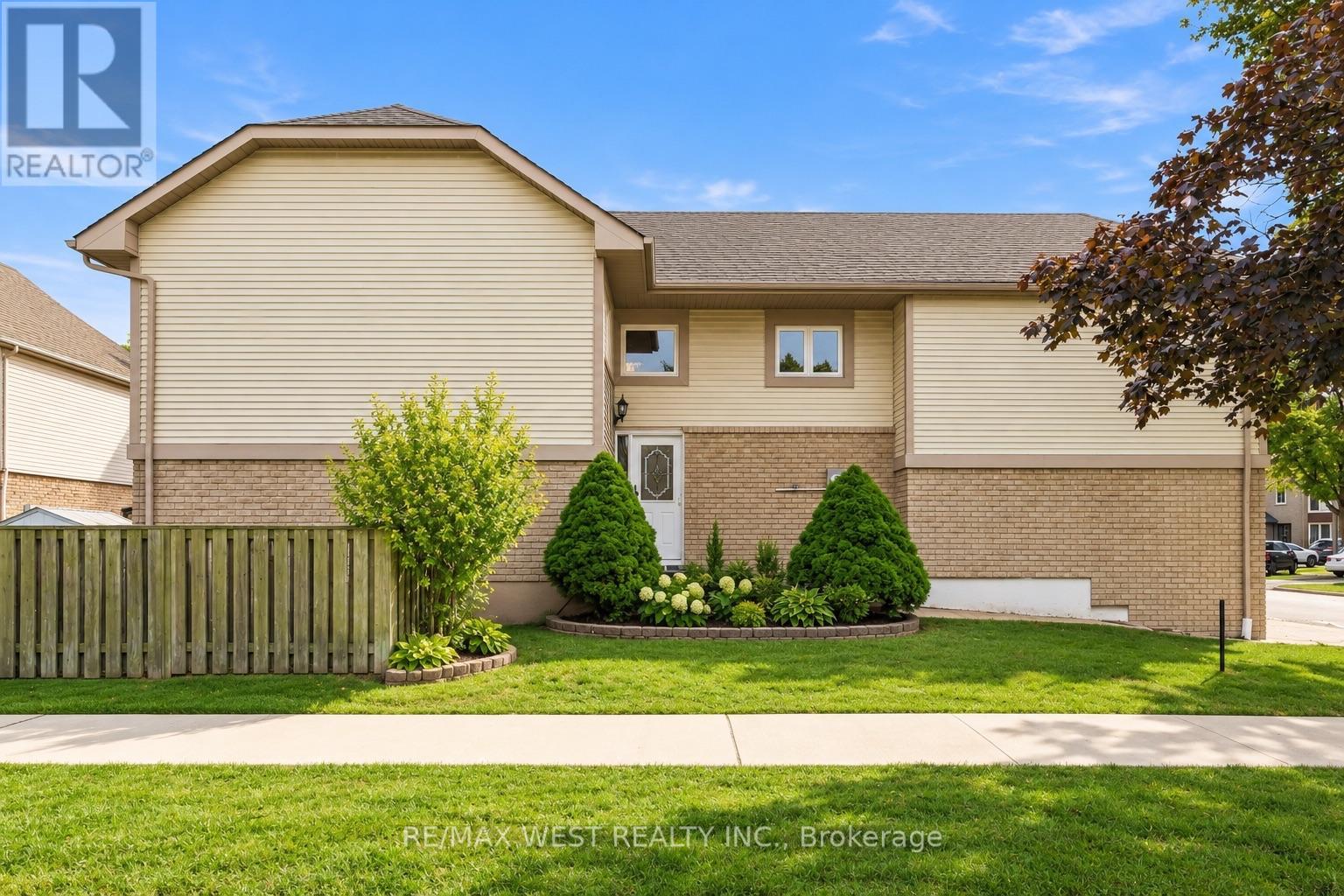 2 ACKROW COURT, Toronto (Eringate-Centennial-West Deane) — photo 2
