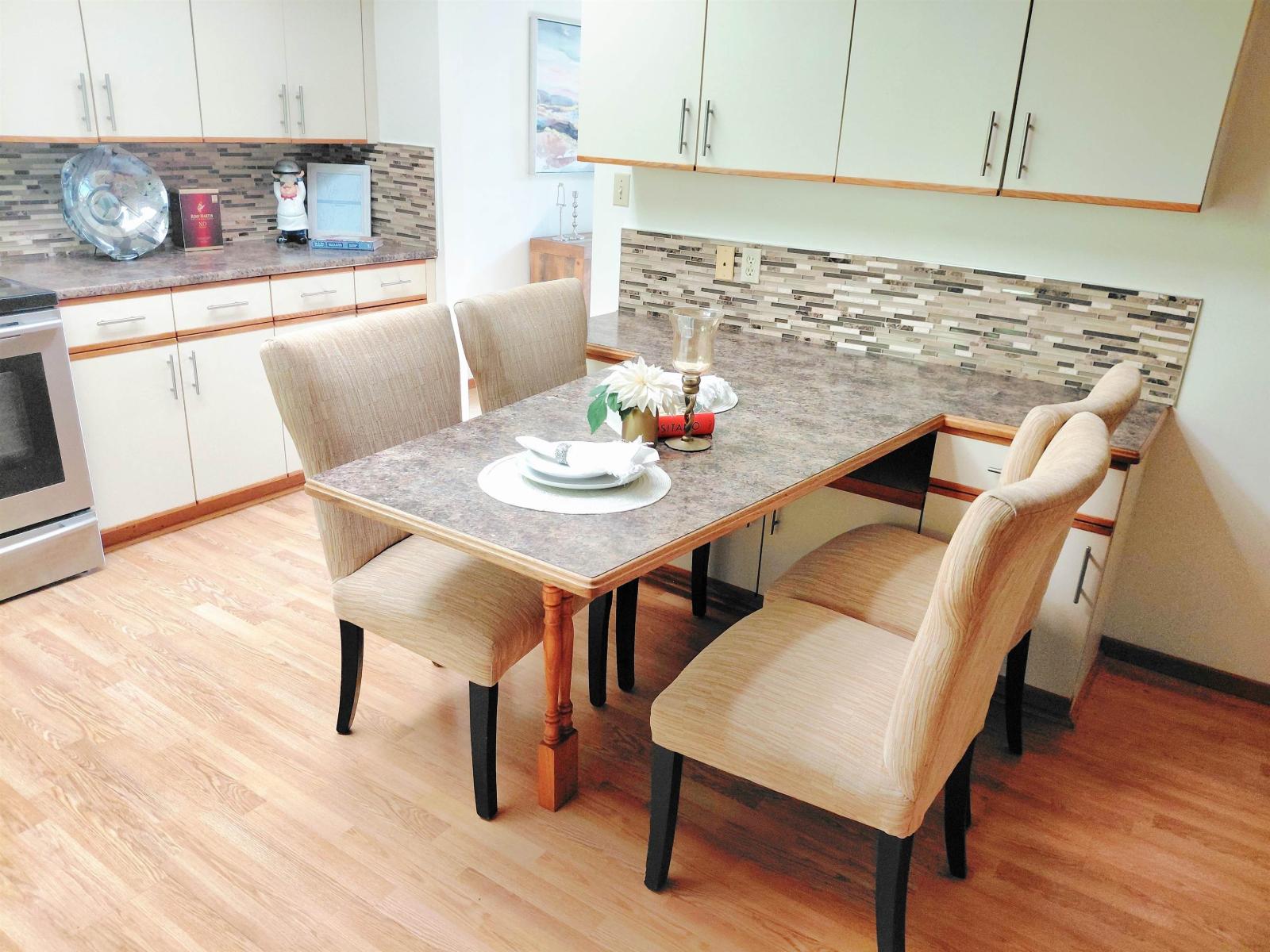 10430 FRASERGLEN DRIVE, Surrey - Image 1