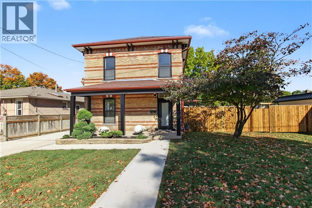 657 FRANCES Street, Woodstock — photo 3
