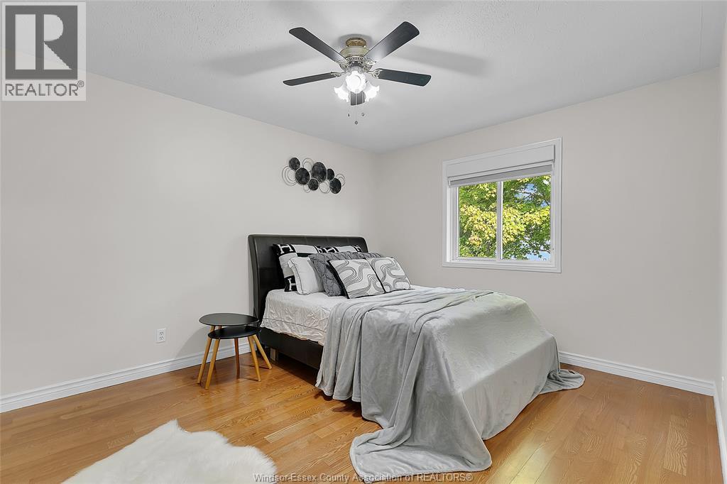 1670 LYONS - 22