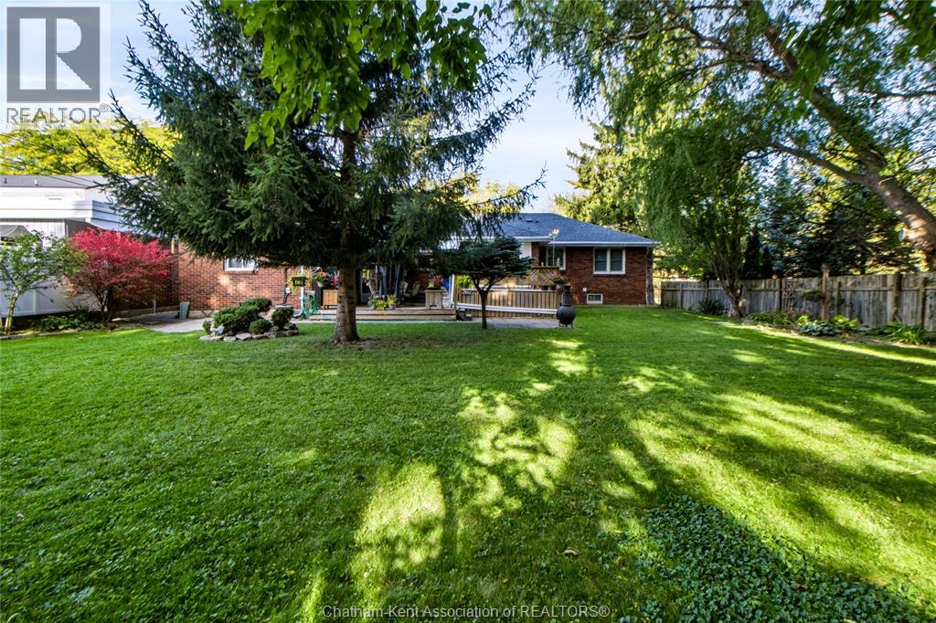 16 Indian Creek Road West — photo 32