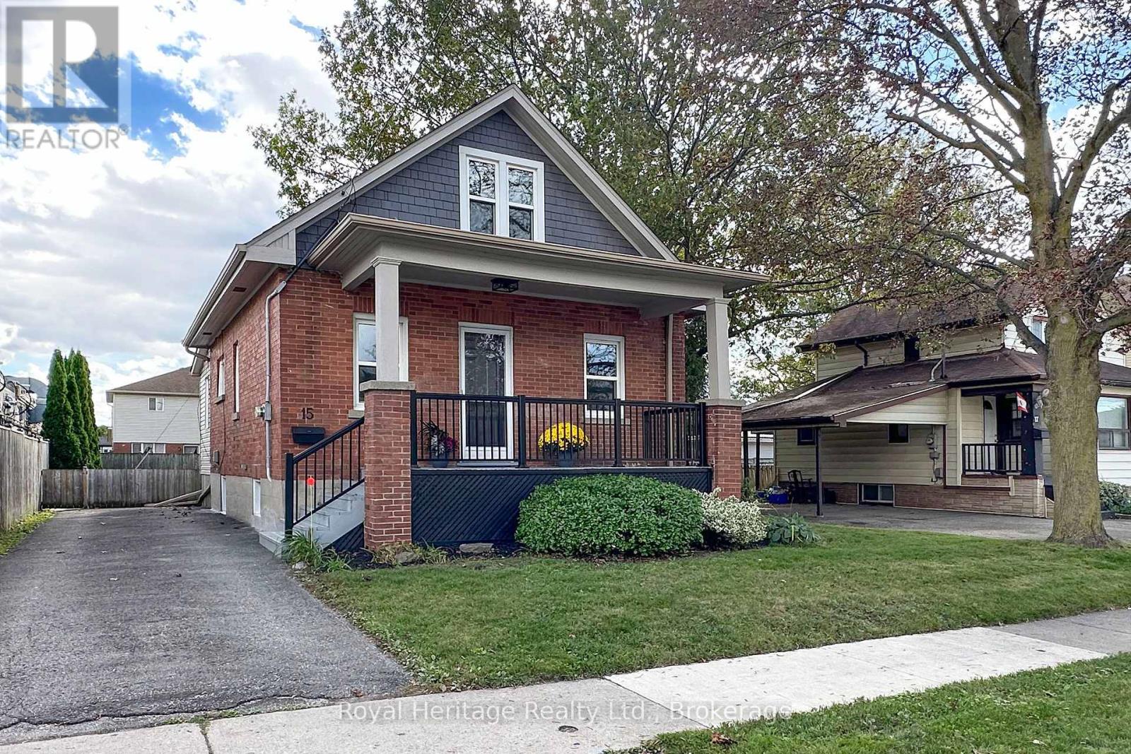 15 Russett Avenue, Oshawa, ON