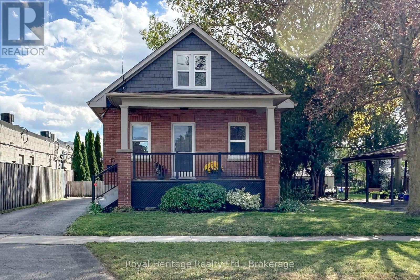 15 Russett Avenue, Oshawa, ON photo 2