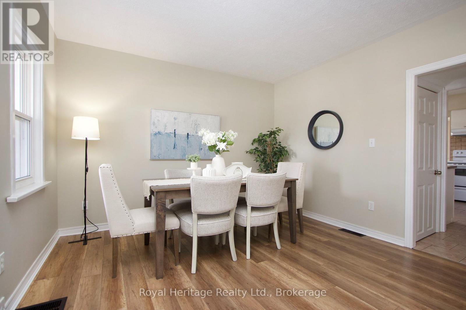 15 Russett Avenue, Oshawa, ON photo 5