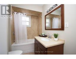 15 Russett Avenue, Oshawa, ON L1G3R4 Photo 9