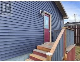 76 Maple Street thumbnail 3