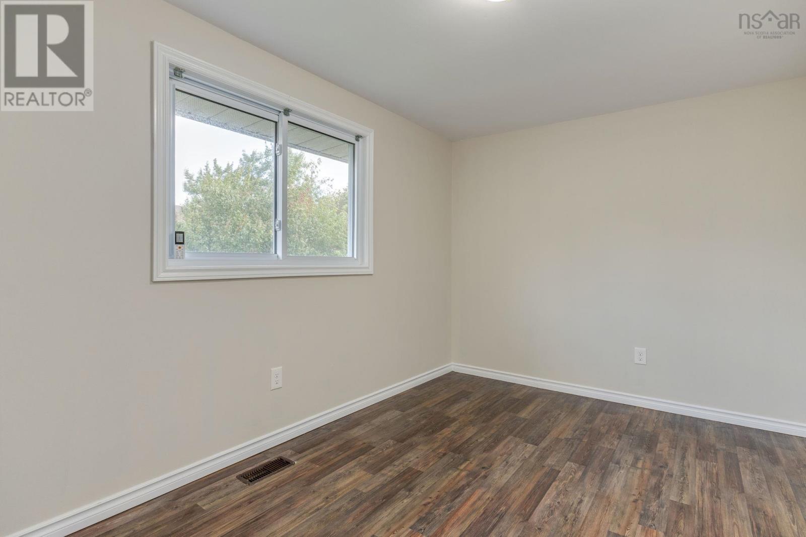 Property 26 of 47 of 15 Dipper Crescent