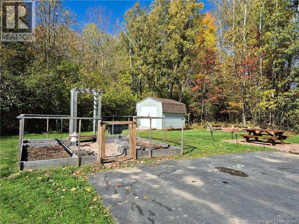 557 Canada Street - 36
