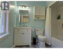 557 Canada Street, photo 13