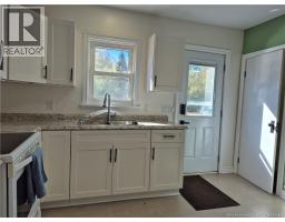 557 Canada Street, photo 3