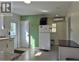 557 Canada Street, photo 4