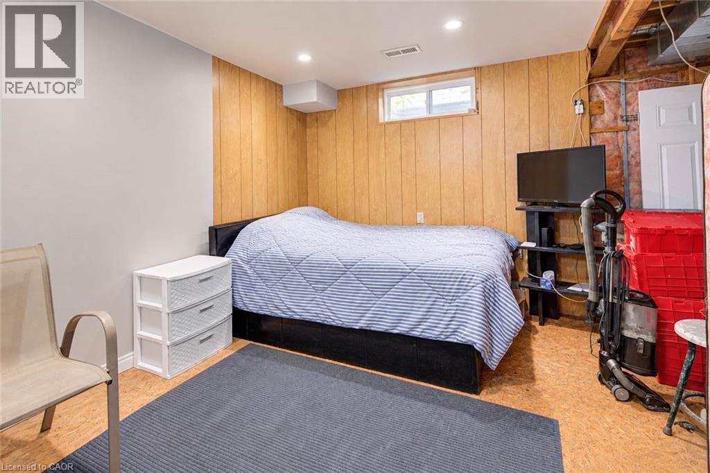 327 OPRINGTON Place - 32