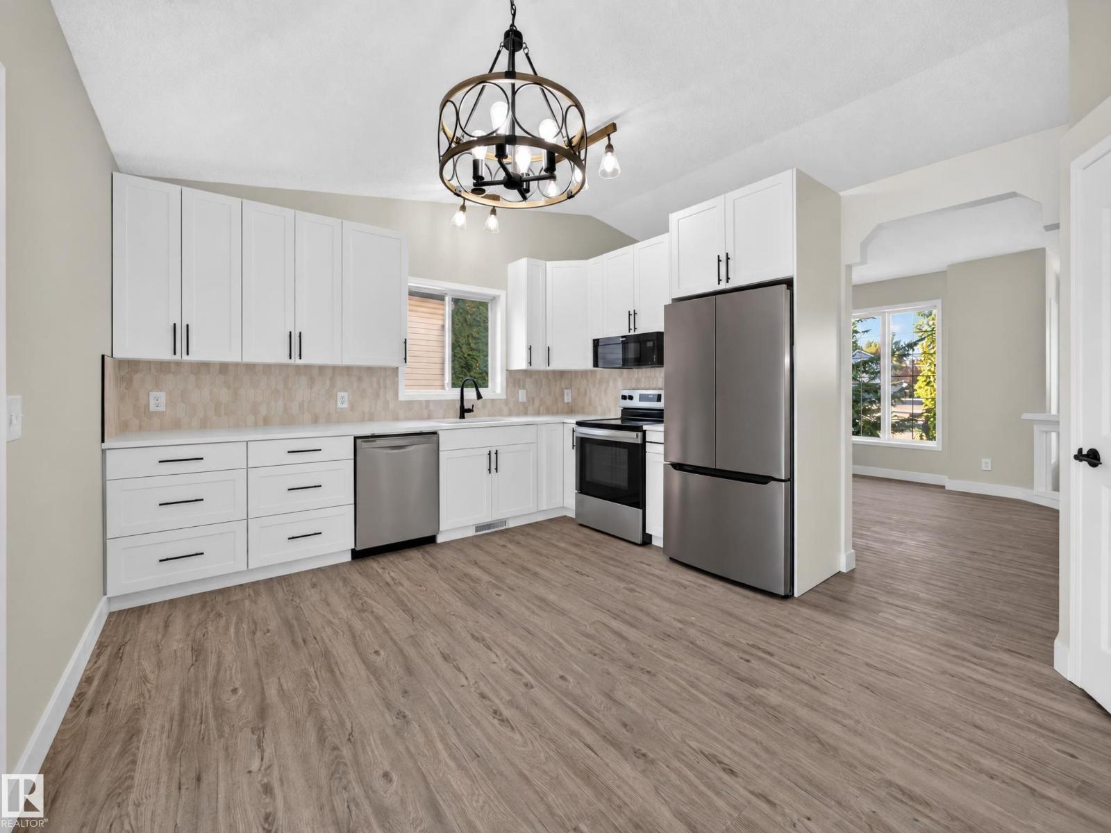 310 Regency Drive, Regency Park (Sherwood Park) — photo 11 of 30: Property photo