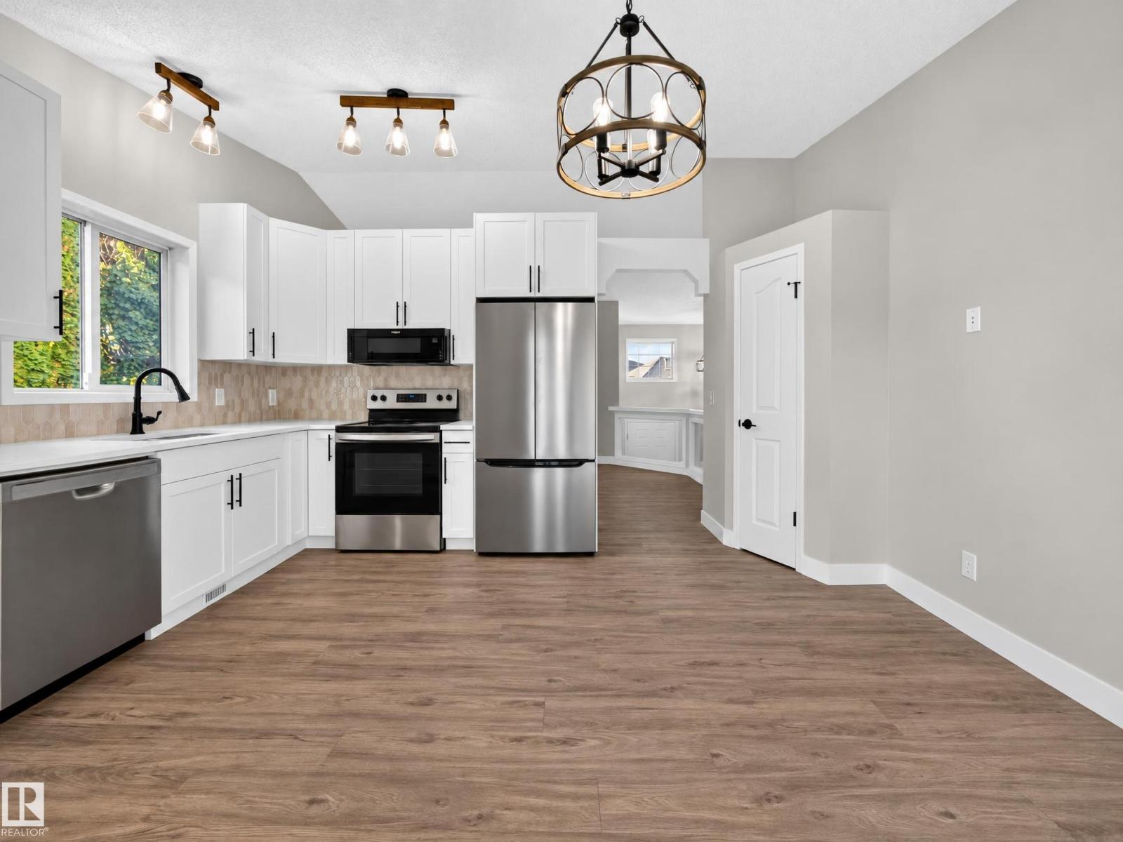310 Regency Drive, Regency Park (Sherwood Park) — photo 12 of 30: Property photo