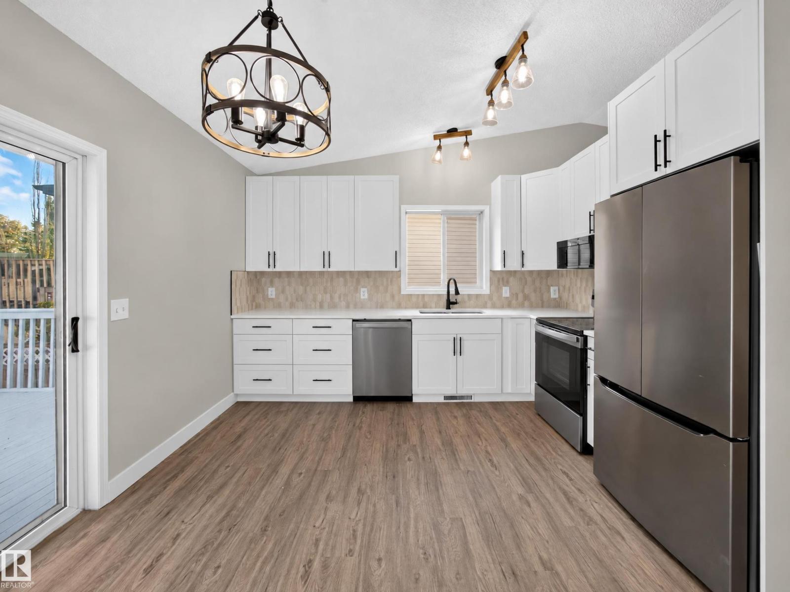 310 Regency Drive, Regency Park (Sherwood Park) — photo 13 of 30: Property photo
